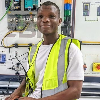 Muibi , Nigerian driver, in Riyadh