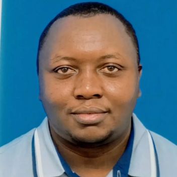 Naftali , Kenyan driver, in Qatar