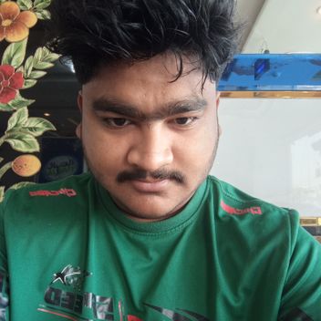 Nahid, Bangladeshi, in Saudi Arabia