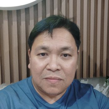 Reynaldo , Filipino, in Dubai