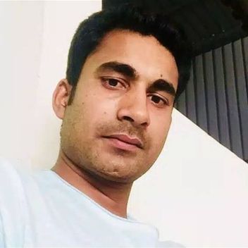 Raise, Indian driver, in Riyadh