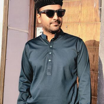 Nazmul, Bangladeshi, in Riyadh