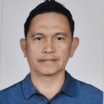 Lucas, Filipino, in Dubai